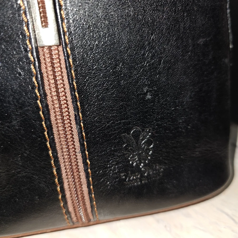Vera Pelle" Italian leather crossbody bag - Picture 2 of 7